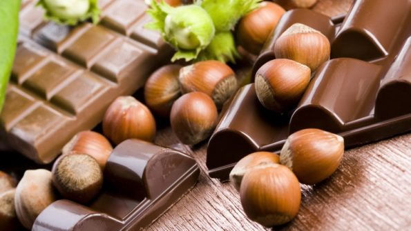 Шоколадные конфеты с лесными орехами